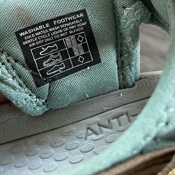 KEEN WOMEN'S WHISPER CASCADE/STONE BLUE SANDAL - Picture 5 of 8